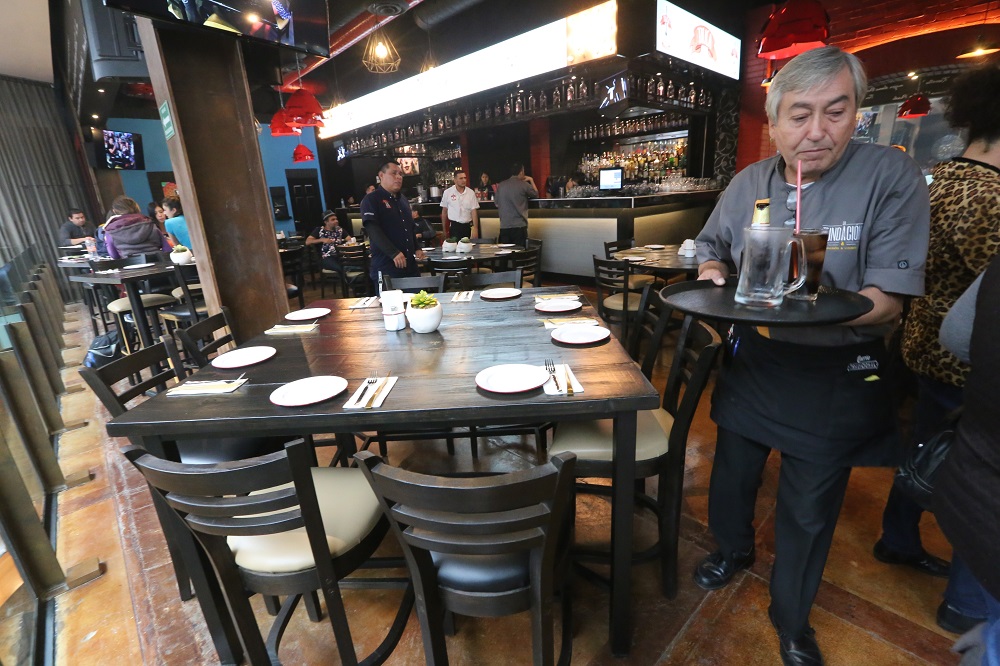 Los servicios emplean actualmente a nivel nacional a unos 6.8 millones de trabajadores formales.