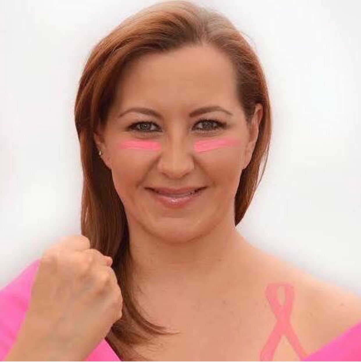Alonso  Hidalgo, asegura a las Mujeres con cáncer que no están solas (@MarthaErikaA)