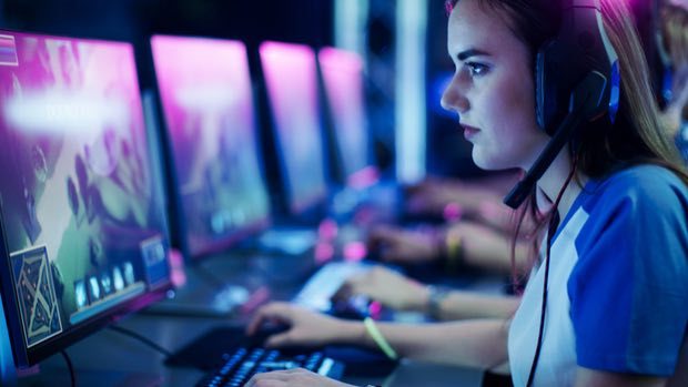 Las chicas de entre trece y catorce años que destinan más de nueve horas a la semana a los videojuegos. (Shutterstock)