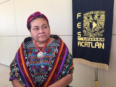 Durante su conferencia en FES Acatlán solicitó respetar las normas y códigos .