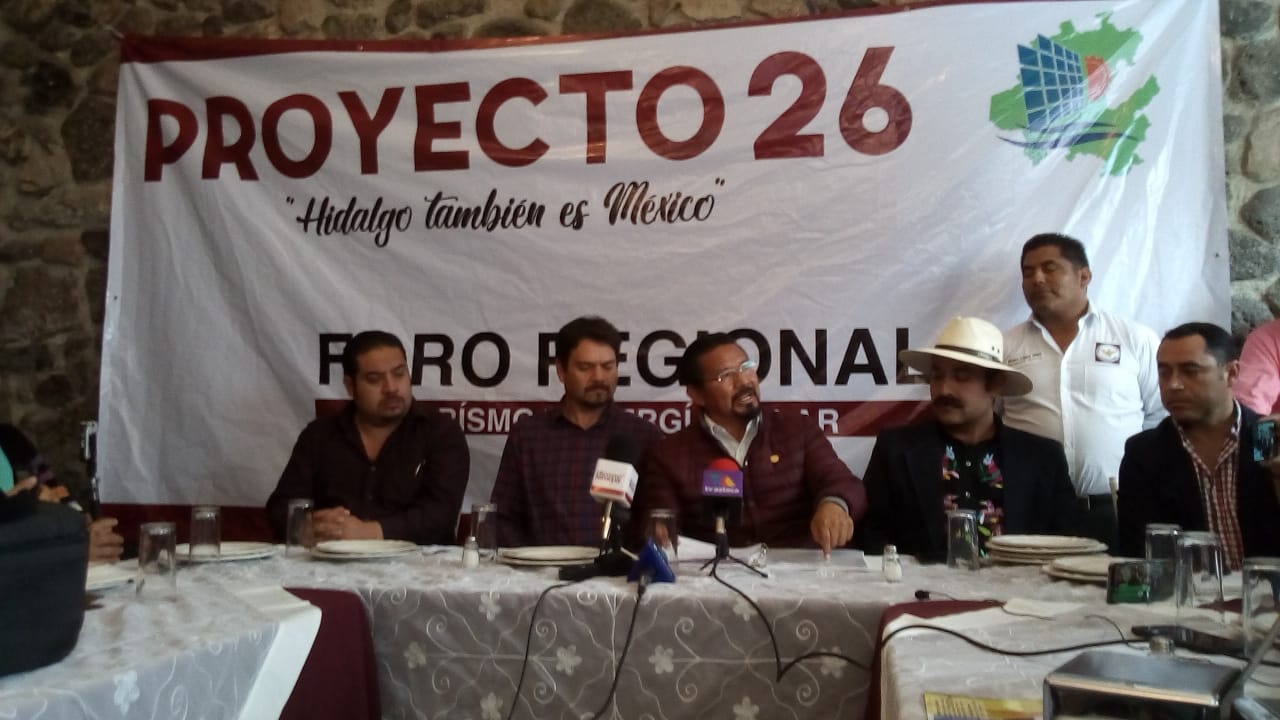 El diputado federal de Morena, Cipriano Charrez Pedraza, en conferencia de prensa. (Francisco Villeda)