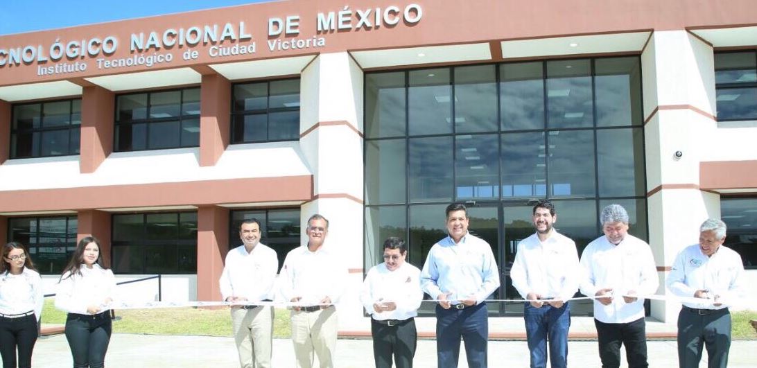 El gobernador Francisco García Cabeza de Vaca acude al Instituto Tecnológico de Ciudad Victoria (Vía Twitter)