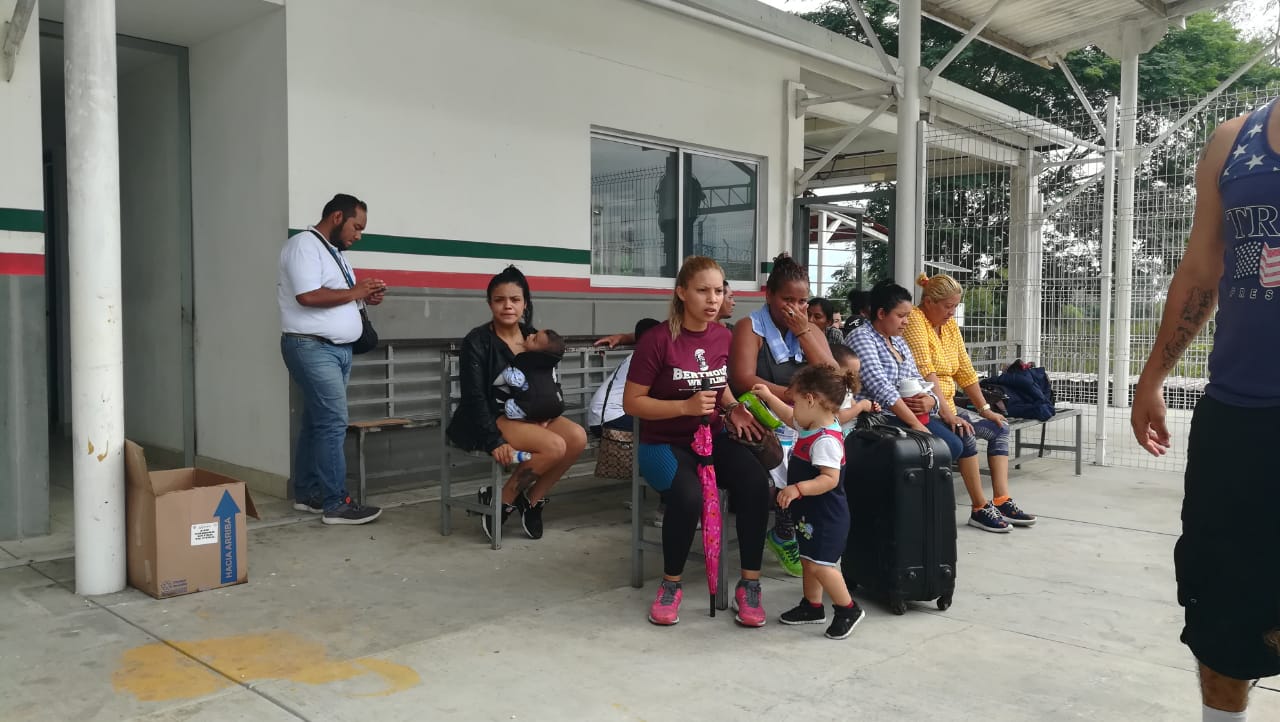 Ingresan los primeros migrantes hondureños a México. (Liliana Padilla)