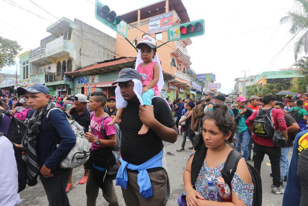 Alrededor de 3 mil personas participan en la caravana migrante/Jorge Carballo.