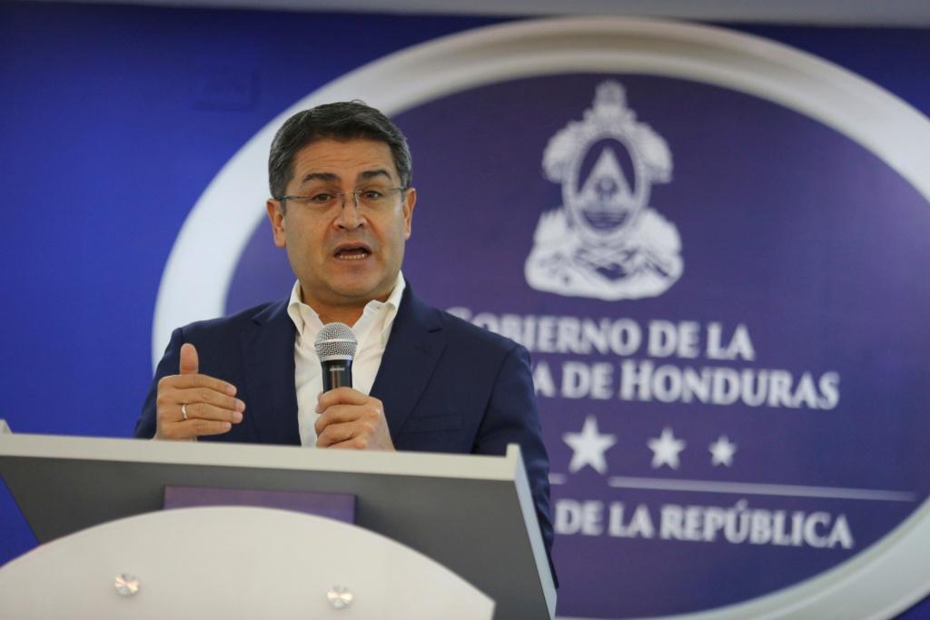 El presidente de Honduras ofreció ayuda a los migrantes que se encuentran en Guatemala. (Reuters)