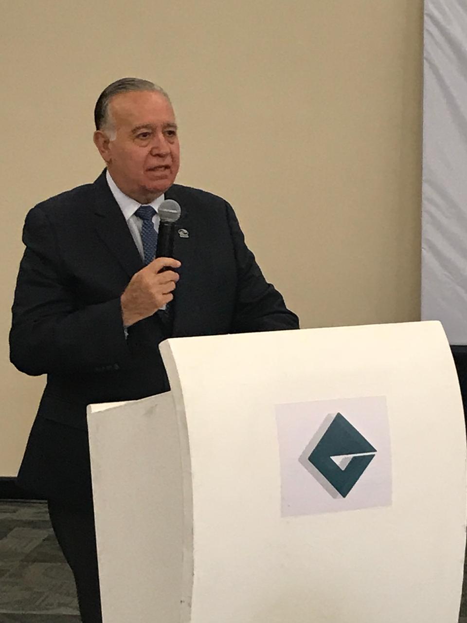 Valentín Diez Morodo, presidente de Comce y el IMCO visitó Guadalajara (Elsa Martha Gutiérrez)