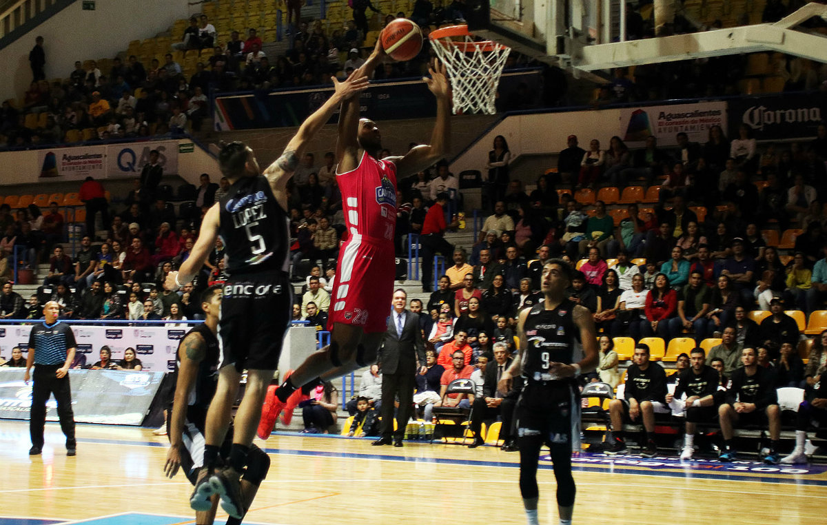 Capitanes se llevó los dos juegos sobre Panteras (Imago7)