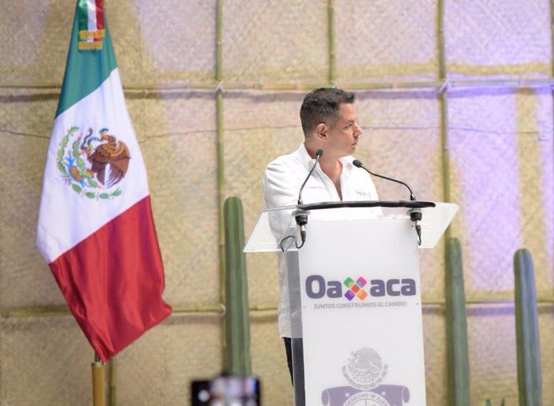 El gobernador dijo que se deben respetar los derechos de los migrantes. (Tomada de @alejandromurat)