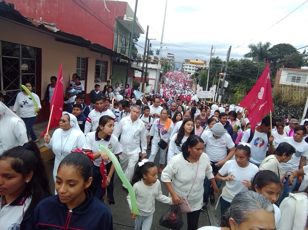 Los habitantes se movilizaron para exigir que no se legalice el aborto. (Isabel Zamudio)