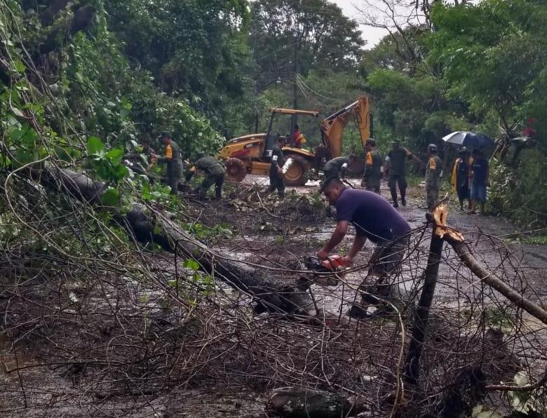 Las lluvias provocaron deslaves en carreteras que dejaron incomunicadas varias comunidades. (Isabel Zamudio)