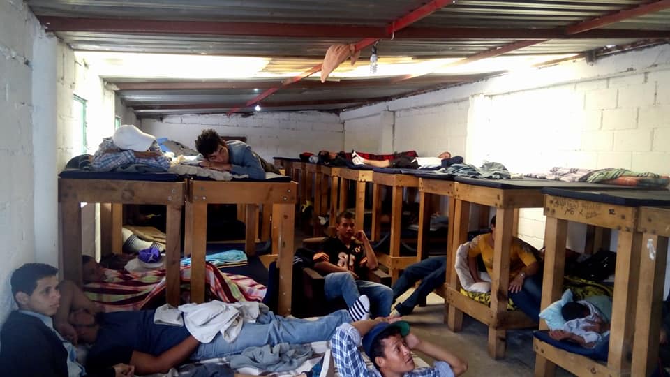 Advierten que el albergue la "Sagrada Familia" de Apizaco es insuficiente para recibir la caravana de migrantes (Especial)