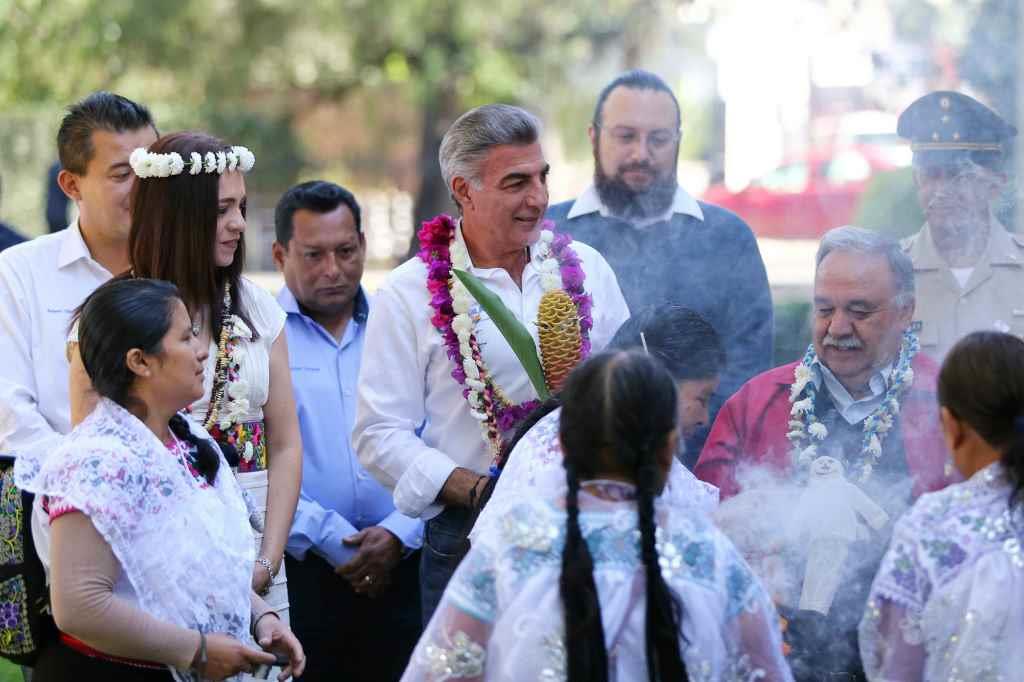 Encabeza Antonio Gali Noveno Encuentro de Medicina Tradicional en Puebla (Especial)