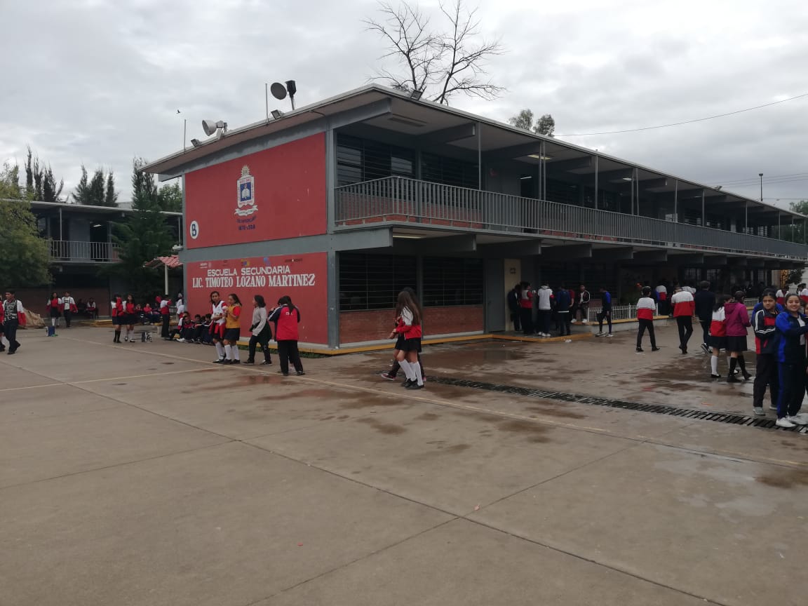 Estudiantes faltan a clase por lluvias