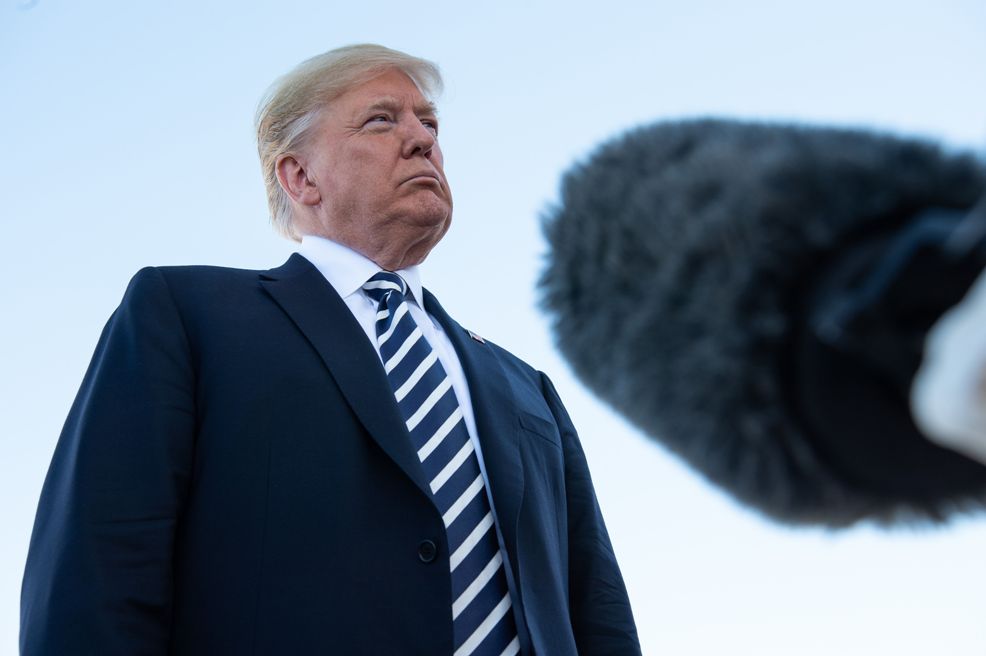 Trump aseguró que la policía y el Ejército mexicanos fueron incapaces de detener a los migrantes. (AFP)