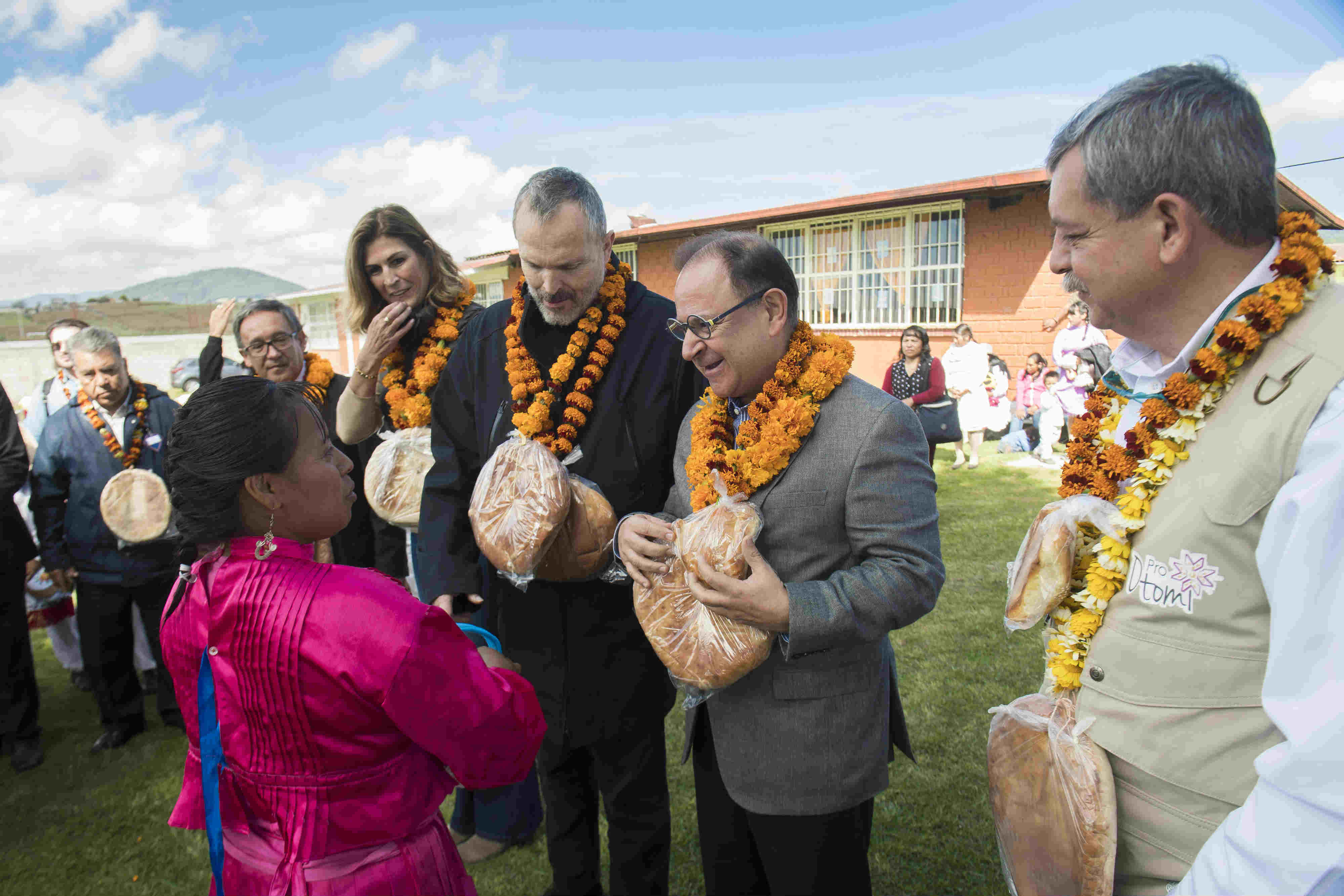El cantante Miguel Bosé fue invitado de honor en esta ceremonia (Cortesía)