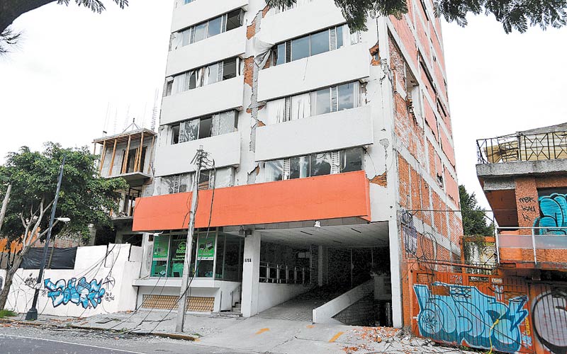 Edificio dañado durante el sismo del 19 de septiembre de 2017. (Foto: Jorge Carballo)