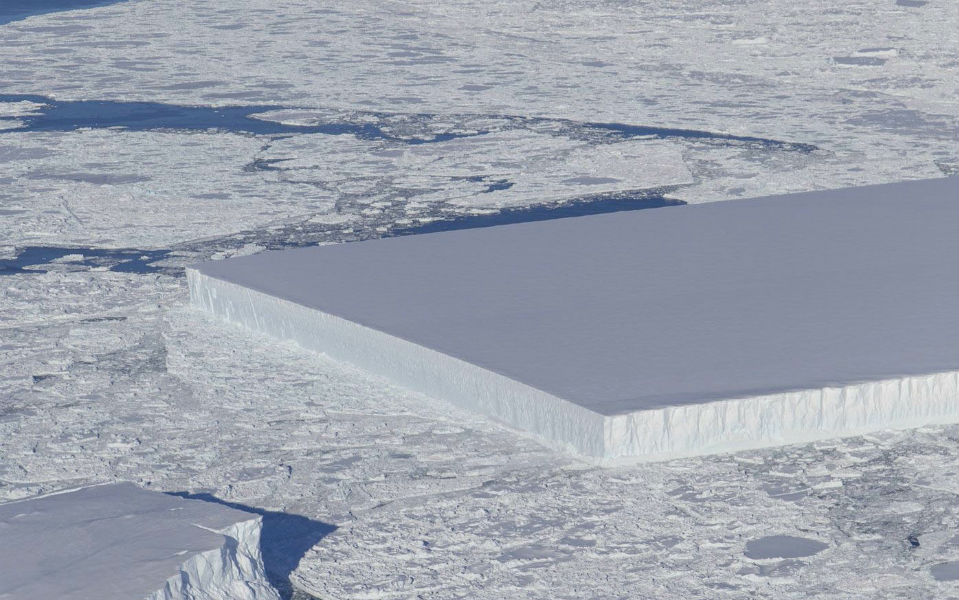 El extraño bloque de hielo fue captado por NASA Ice. (AFP/NASA)
