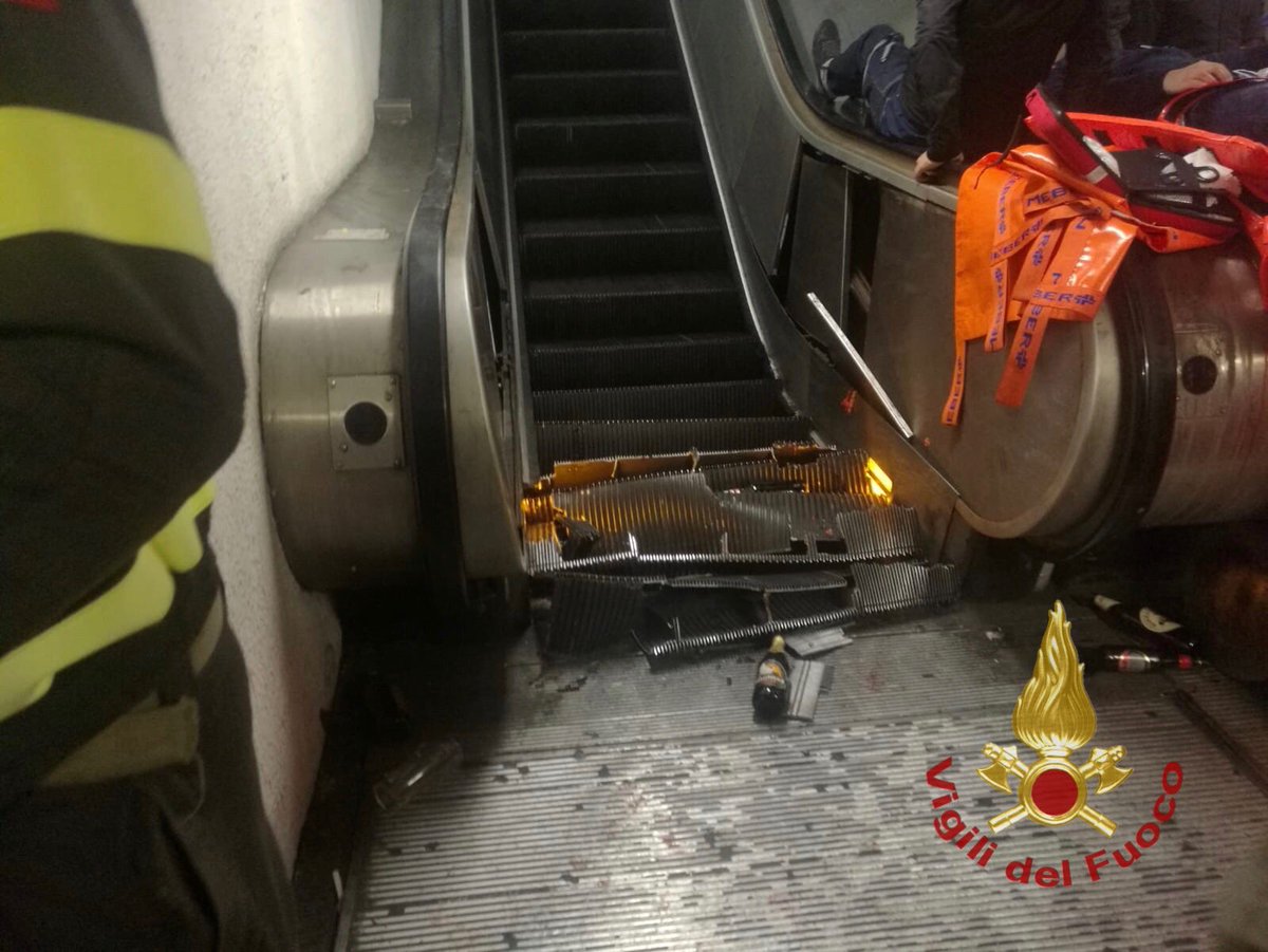 Falla en escalera eléctrica en metro de Roma deja al menos 20 heridos (Twitter @emergenzavvf)