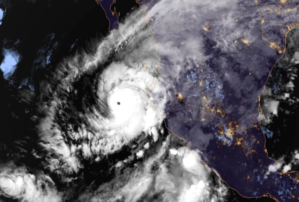 El huracán 'Willa' se dirige a las costas de Sinaloa. (NOAA vía AP)