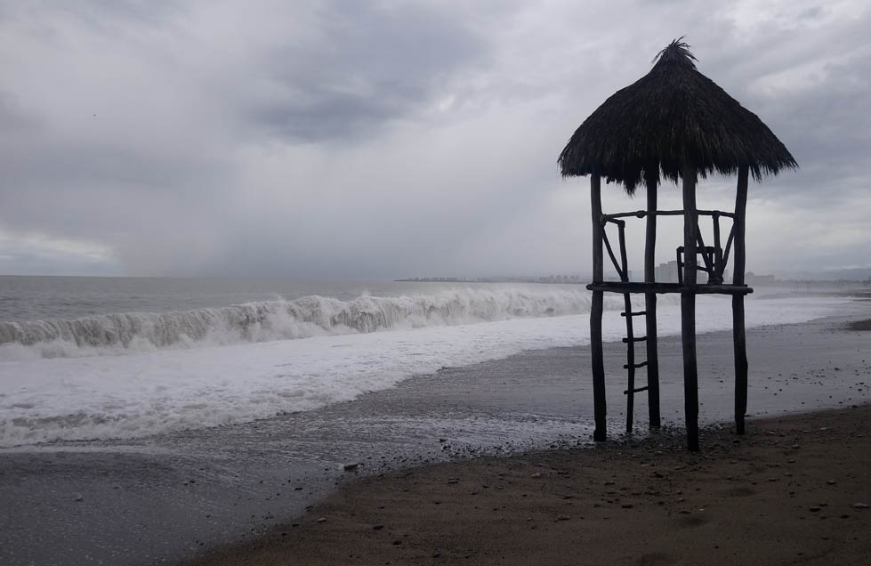 'Willa' dejó lluvias torrenciales y oleaje elevado en algunas zonas de la costa norte y sur (Víctor Hugo Ornelas)