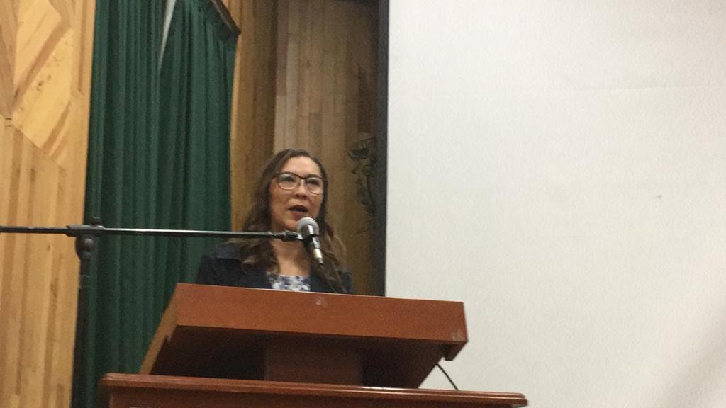 Conferencia. (Monserrat Mata)