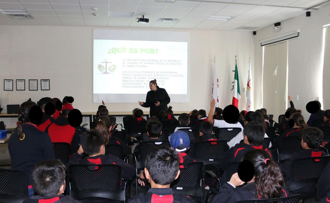 La Procuraduría General de la República (PGR) en Hidalgo  llevó pláticas a alumnos. (Cortesía)