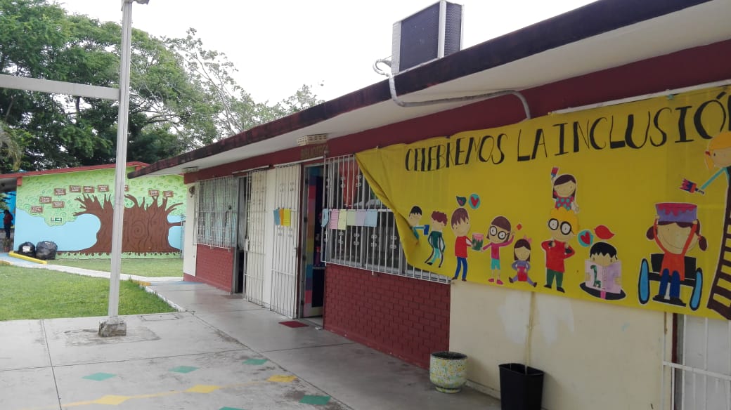 Roban material y equipo de un kínder para niños especiales en Tampico (Noel Vergara)
