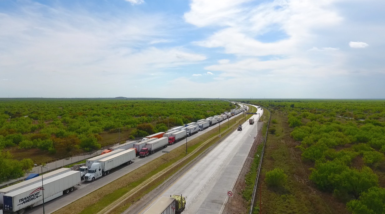 Actualizaciones en las Aduanas causaron inconvenientes a transportistas.