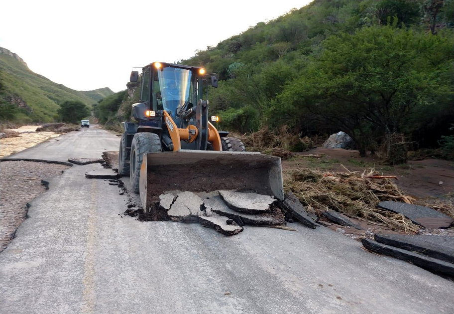 Carretera Durango - Tepic kilómetro 53+380 al 53+959 fue de los tramos más afectados. (Especial)