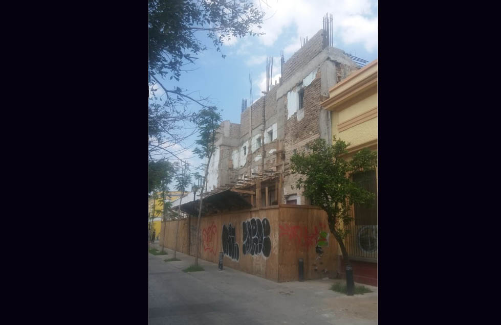 Así luce actualmente la fachada de lo que será la Sala Roxy (Enrique Vázquez)