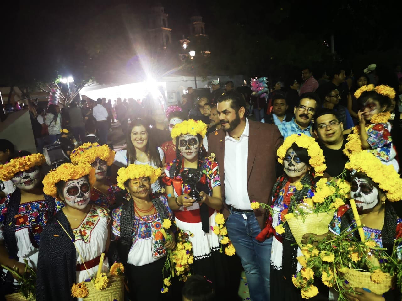 Desfile de Catrinas en Tehuacán, reúne a cientos de familias (Apolonia Amayo)