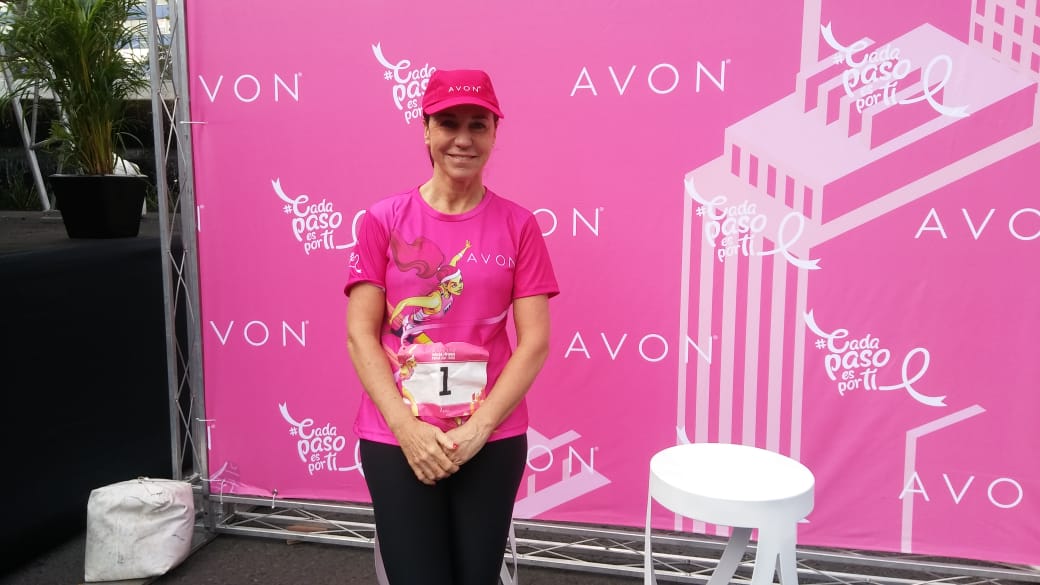 Ejecutiva de Avón en la carrera en contra del Cáncer de mama (Foto: Adriana Jiménez)