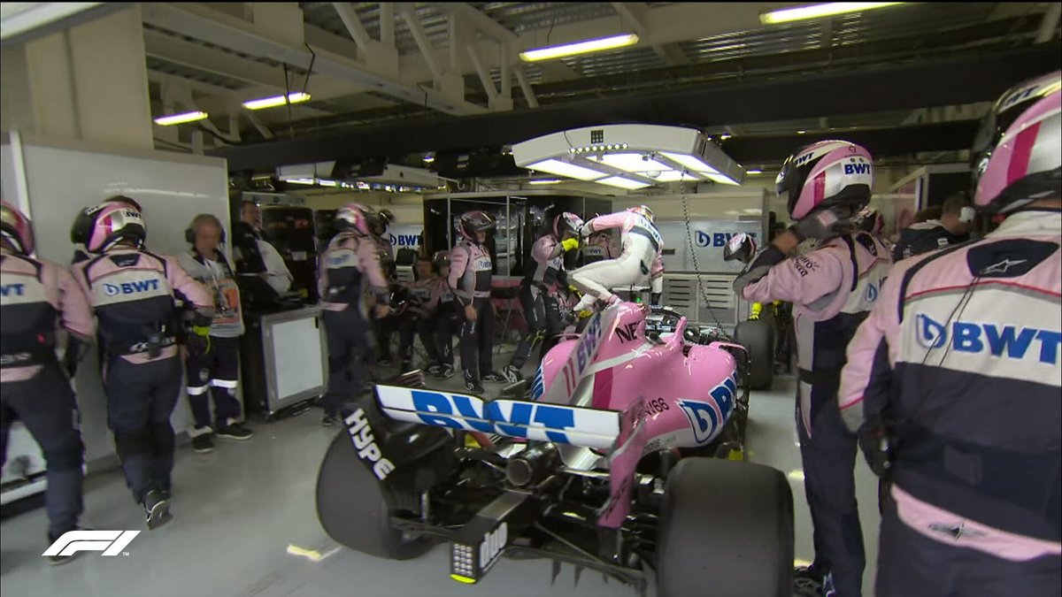 El piloto mexicano Sergio Pérez abandona la carrera (@F1)