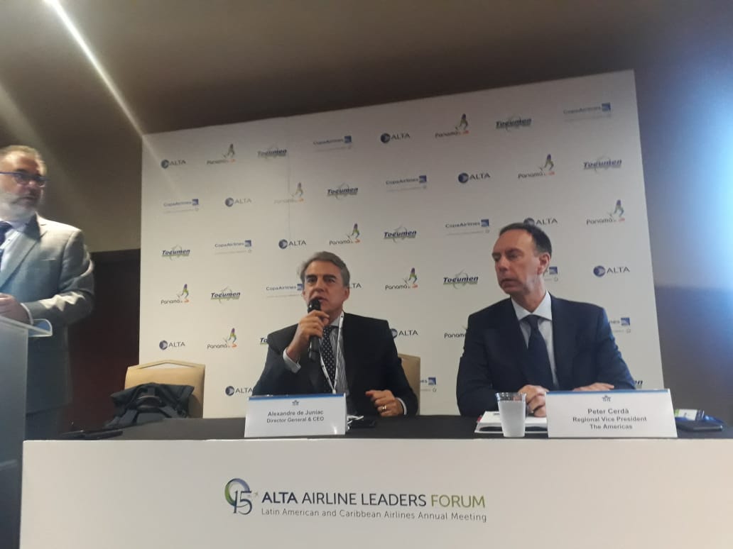 Conferencia de prensa de la Asociación Internacional de Transporte Aéreo, en Panamá.