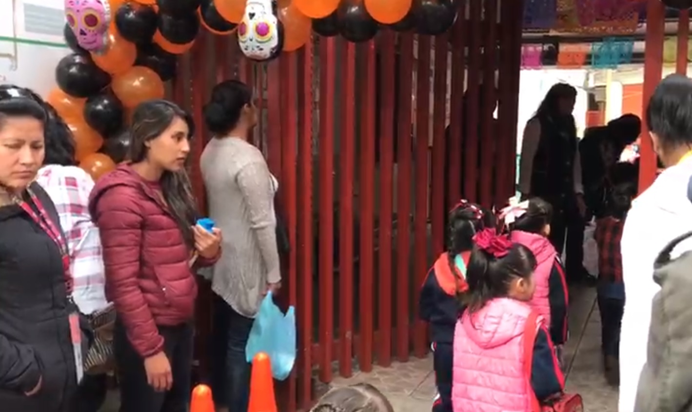 La SEP se comprometió con los padres de familia a colocar cámaras de seguridad en los salones de clase. ( Especial)