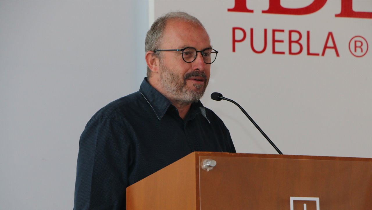 Carlos Feixa, durante su conferencia “Los Jóvenes: de la Tribu a la Red”, impartida en la Universidad Iberoamericana  (Especial)