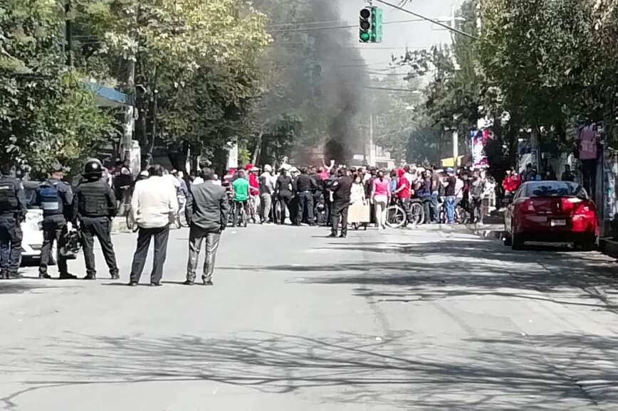 Por el enfrentamiento, dos personas resultaron lesionadas. (Gabriel Ortega)