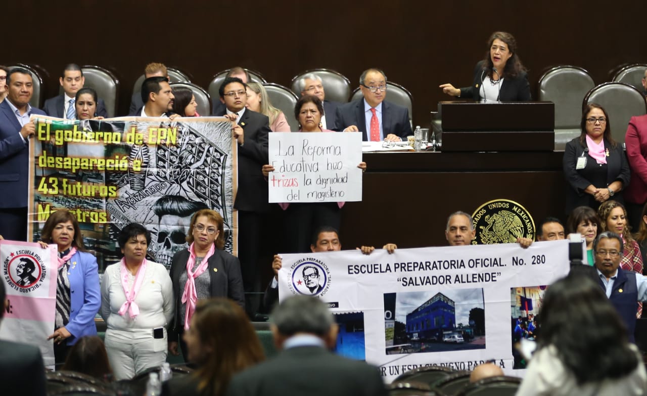 Otto Granados comparece en San Lázaro en medio de protestas/Javier Ríos.
