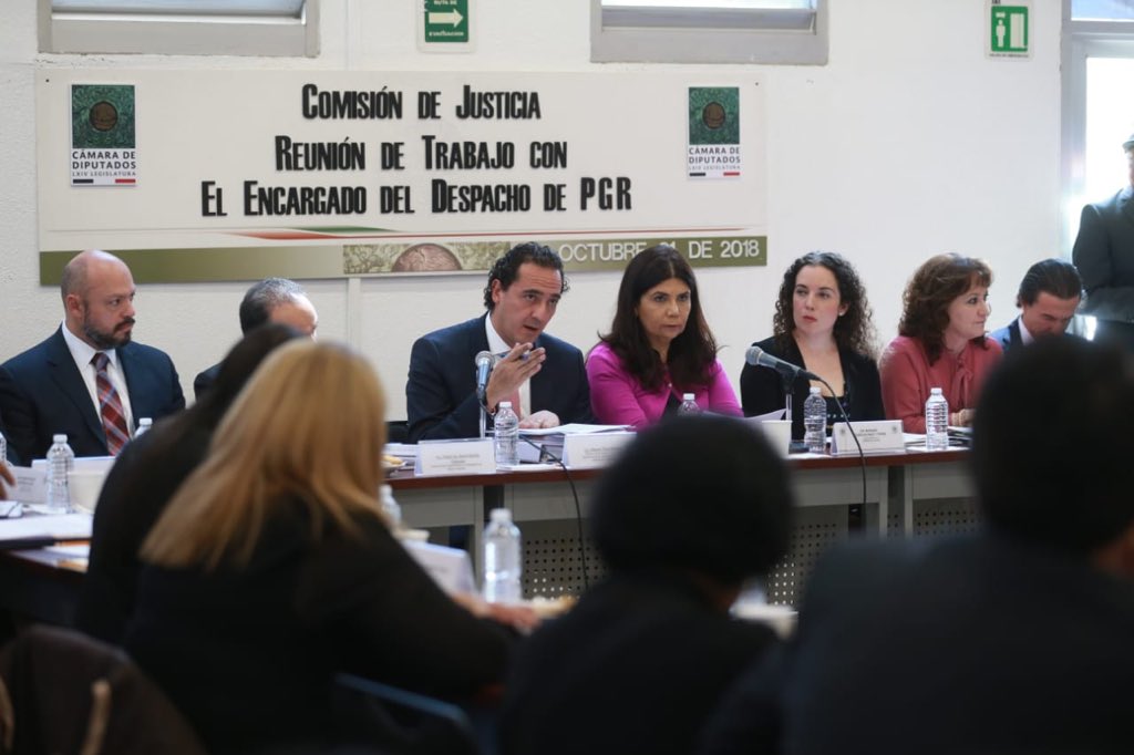 Alberto Elías Beltrán comparece ante diputados. (Tomada de PGR).