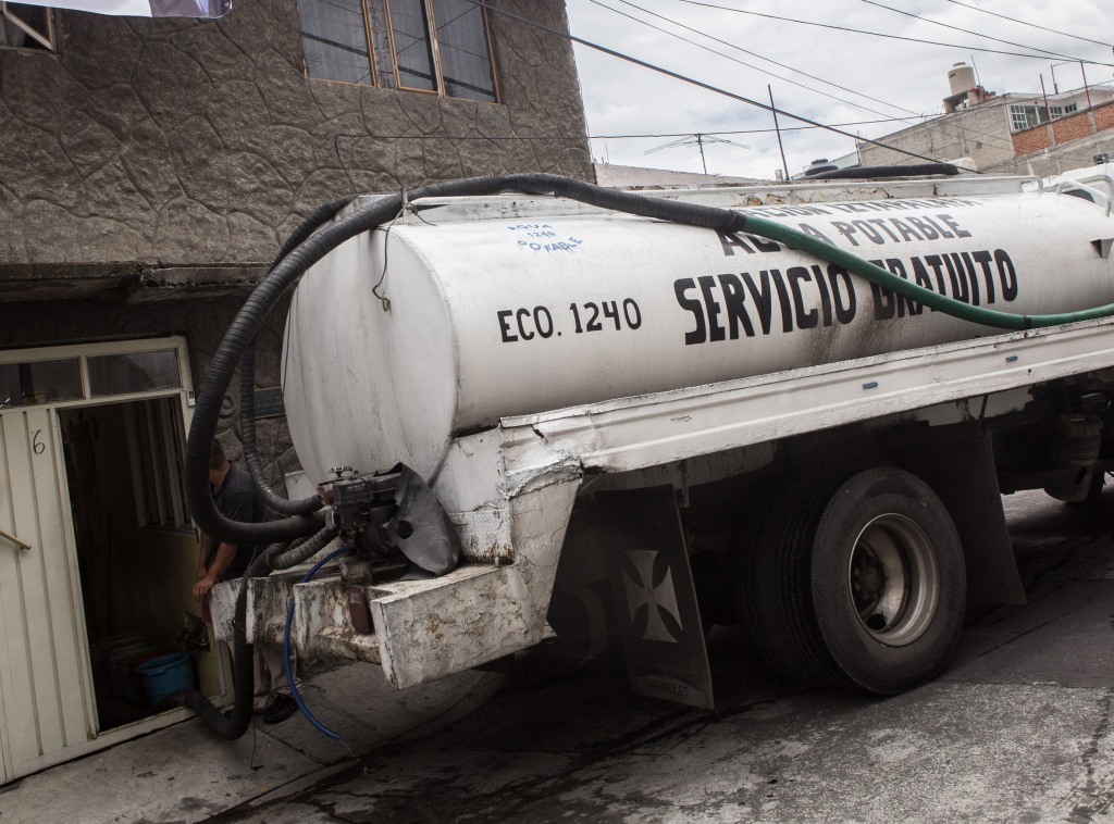 El alcalde explicó que la medida se aplicará únicamente en los horarios de abasto de agua. (Cuartoscuro)