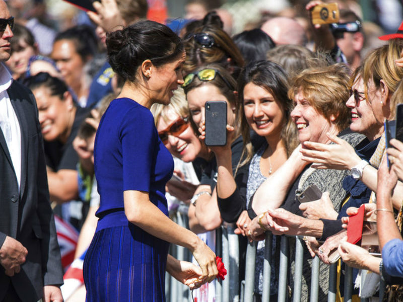 Meghan utilizó un conjunto de Givenchy en Nueva Zelanda. (AP)