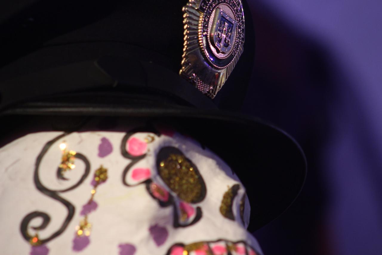 Con ofrendas y calaveras, la SSP capitalina celebró el día de muertos. (Especial)