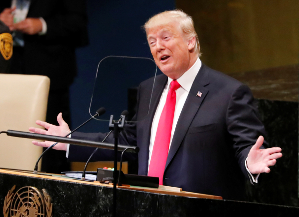 El presidente Donald Trump dijo que el Ejército de EU ya se moviliza para detener a la caravana migrante. |Reuters