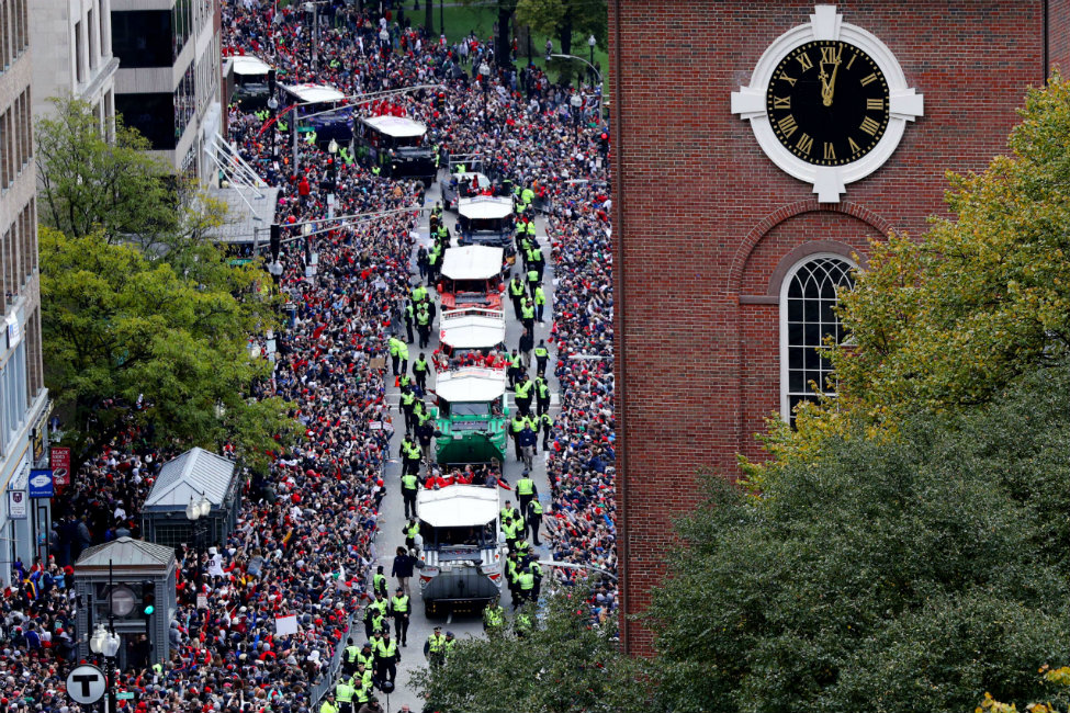 Los Red Sox celebran ante su gente el título de la Serie Mundial 2018 (AFP)