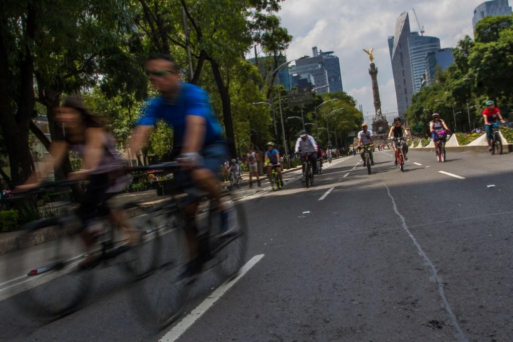 Sheinbaum dijo que hay lugares donde los ciclistas transitan sin la ciclovía. (Cuartoscuro)