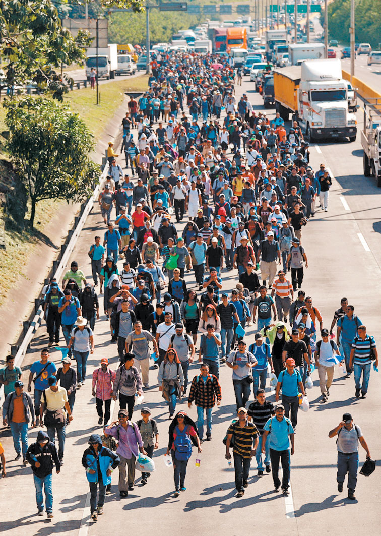 Caravana salvadoreña, rumbo a México. (Reuters)