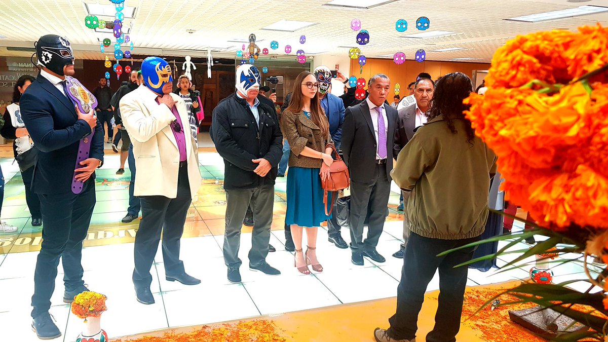 El CMLL visitó el Museo de Antropología (@CMLL_OFICIAL)