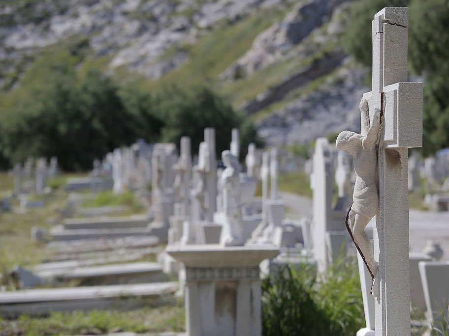 La Comisión de Bienes e Inmuebles analiza dónde podría desincorporar terrenos para construir un nuevo cementerio.