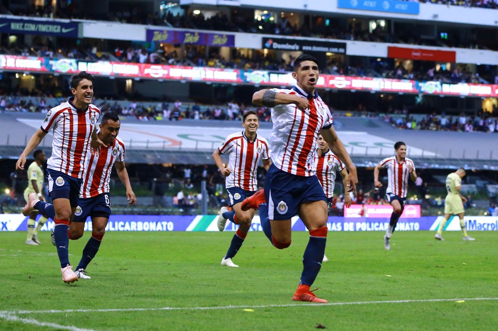 El delantero Alan Pulido en festejo de gol (Imago7)