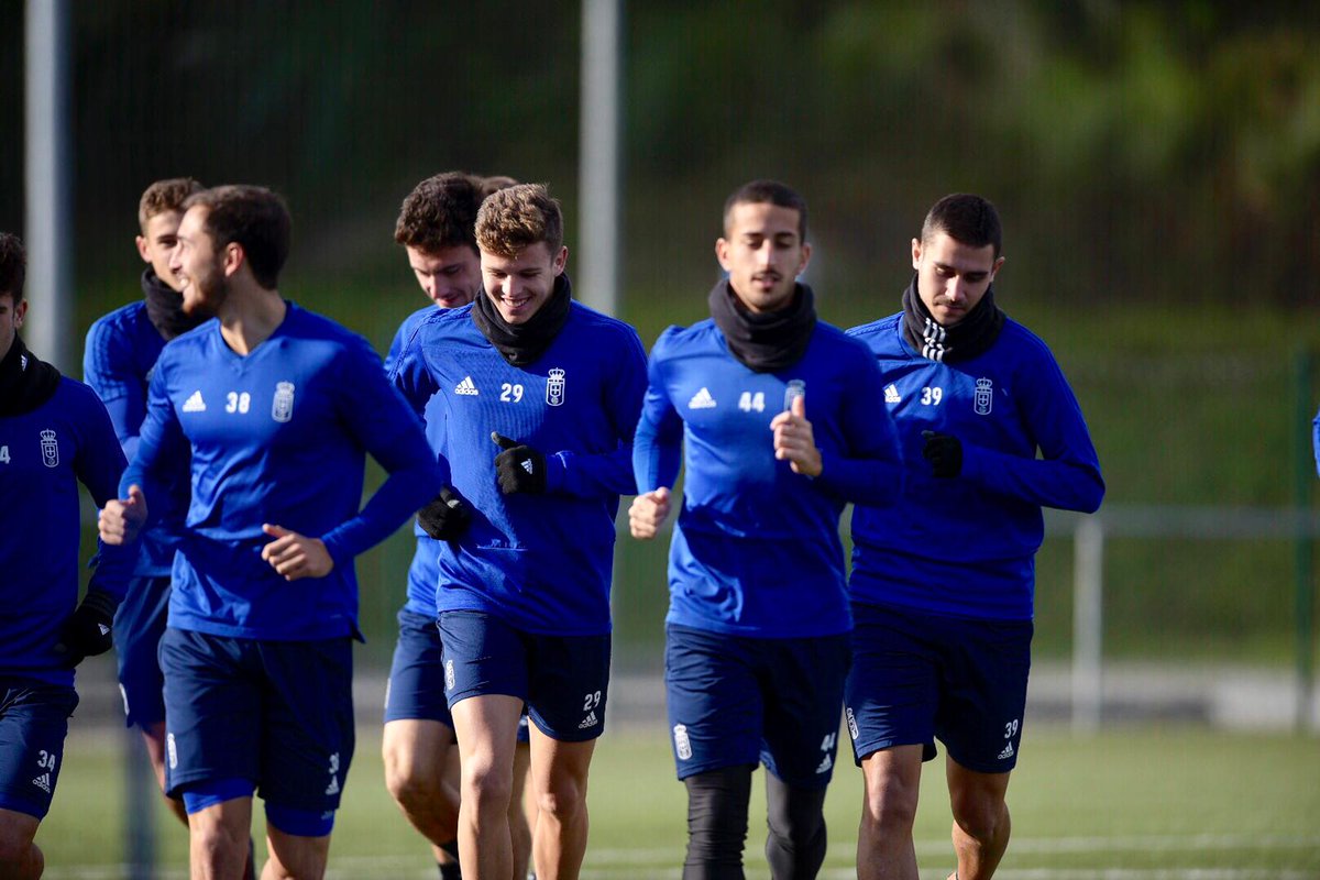 Jugadores de Real Oviedo en entrenamiento (@RealOviedo)